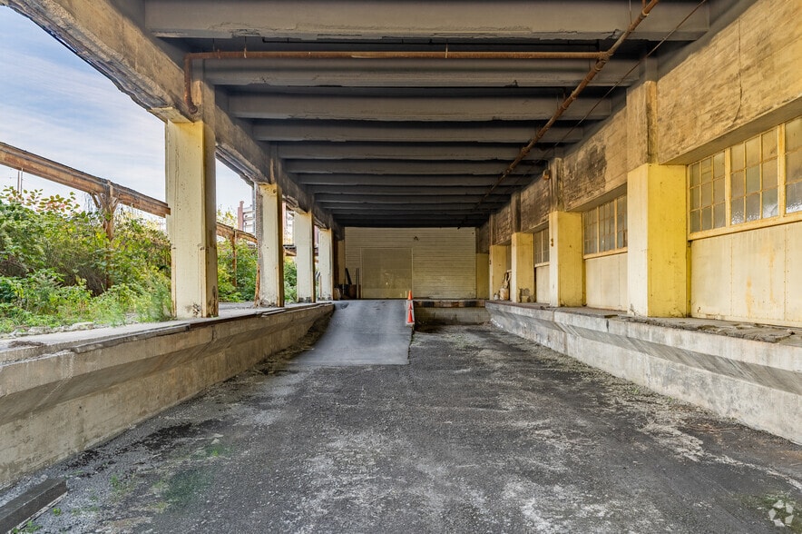 More Photos Of 117 North Ave, Youngstown Warehouse For Sale