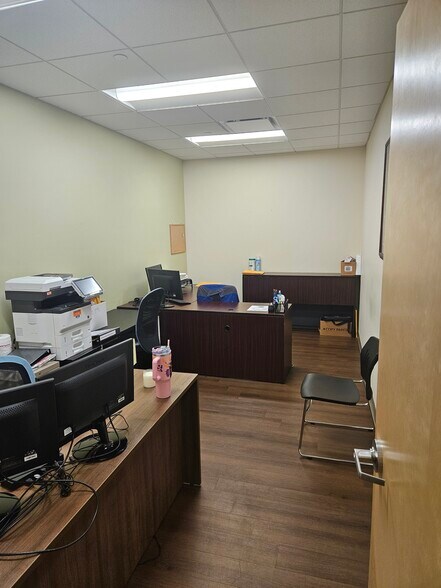 More Photos Of 10690 Del Mar Pky, Aurora Unknown For Lease