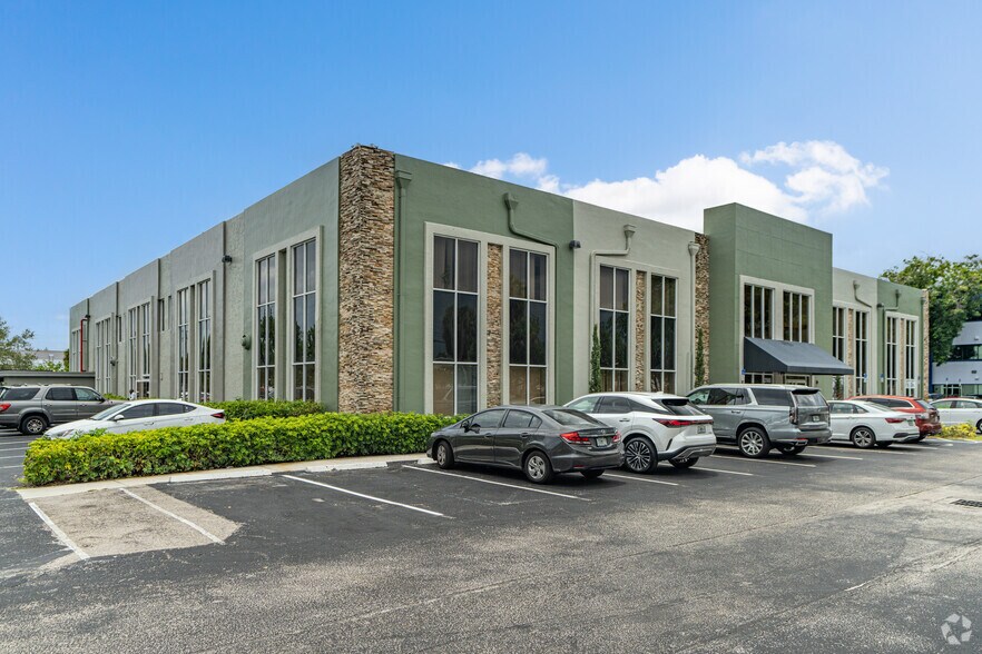 More Photos Of 2900 W Cypress Creek Rd, Fort Lauderdale Office For Sale