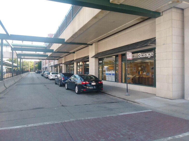 More Photos Of 7524 N Paulina St, Chicago General Retail For Lease