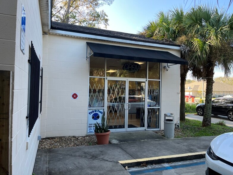 More Photos Of 1343 Lane Ave S, Jacksonville Veterinarian Kennel For Sale