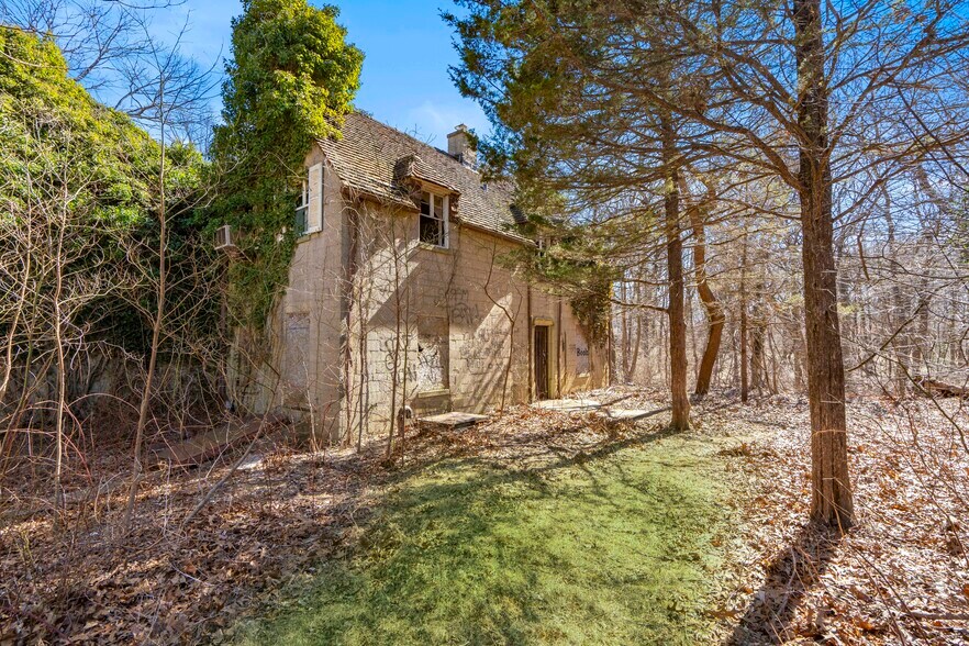 More Photos Of 2340 Cedar Swamp Rd, Glen Head Land For Sale