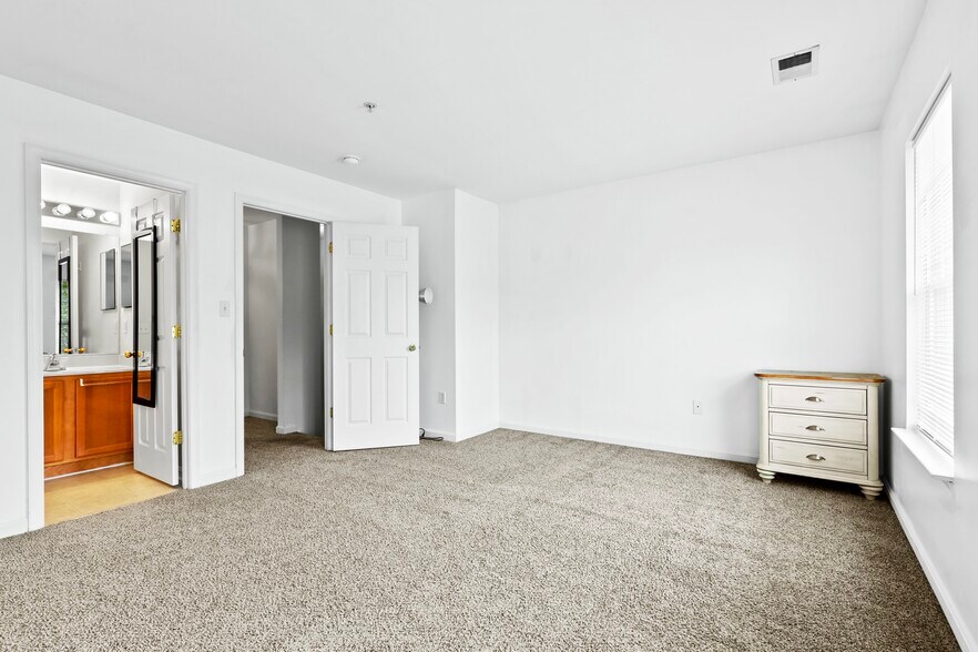 More Photos Of 437-445 Kenneth Sq, Baltimore Multifamily For Sale