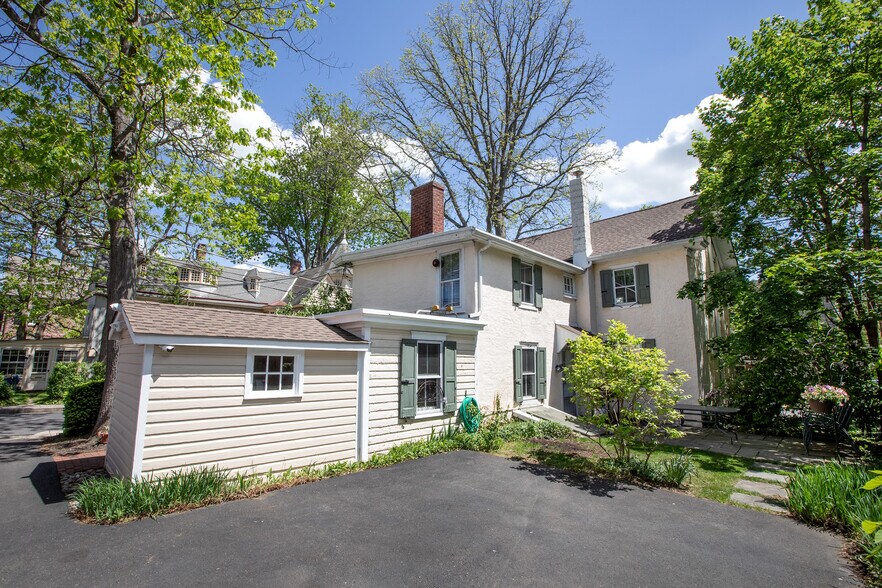 More Photos Of 69 E Oakland Ave, Doylestown Office For Sale