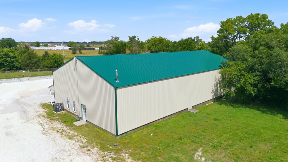 More Photos Of 136 N Prigmor Ave, Joplin Industrial For Sale