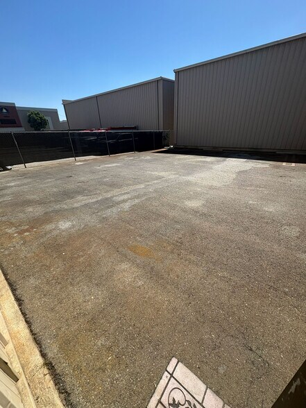 More Photos Of 14655 El Molino St, Fontana Warehouse For Sale