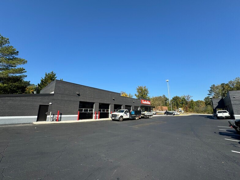 More Photos Of 621 Indian Trail Rd NW, Lilburn General Retail For Sale