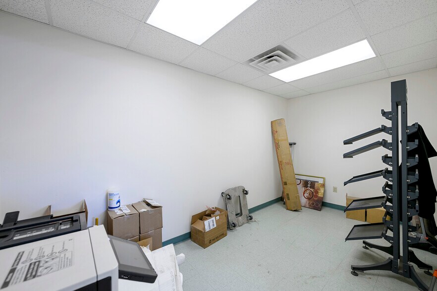 More Photos Of 44-46 Wilkins Peak Dr, Rock Springs Warehouse For Sale