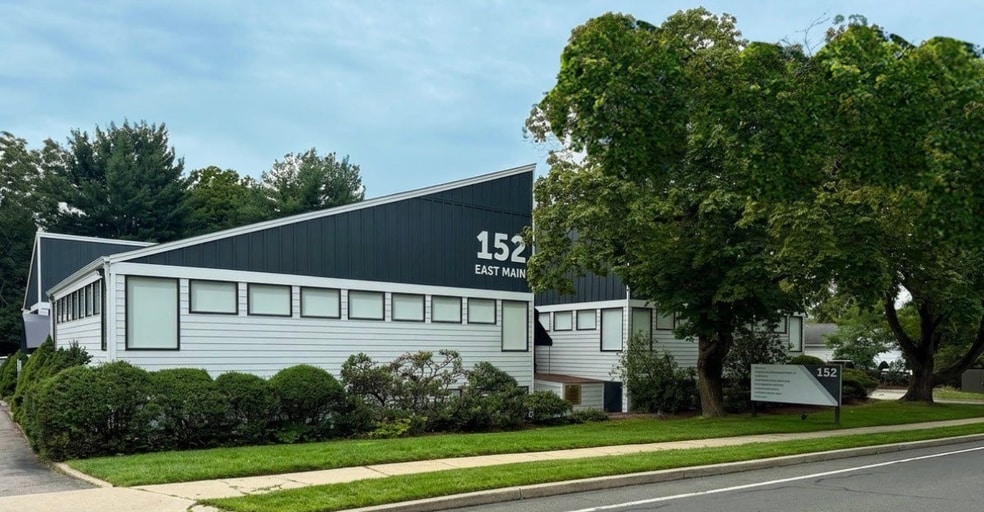 Primary Photo Of 152 E Main St, Huntington Medical For Lease