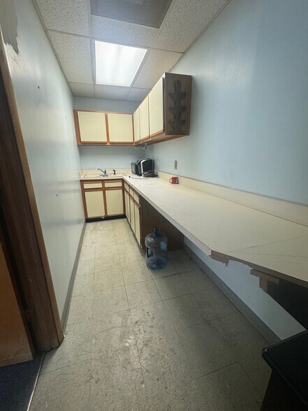 More Photos Of 6399 Haines Rd, Saint Petersburg Freestanding For Lease