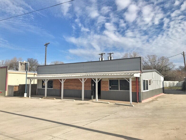Primary Photo Of 412 FM 718, Newark Restaurant For Lease
