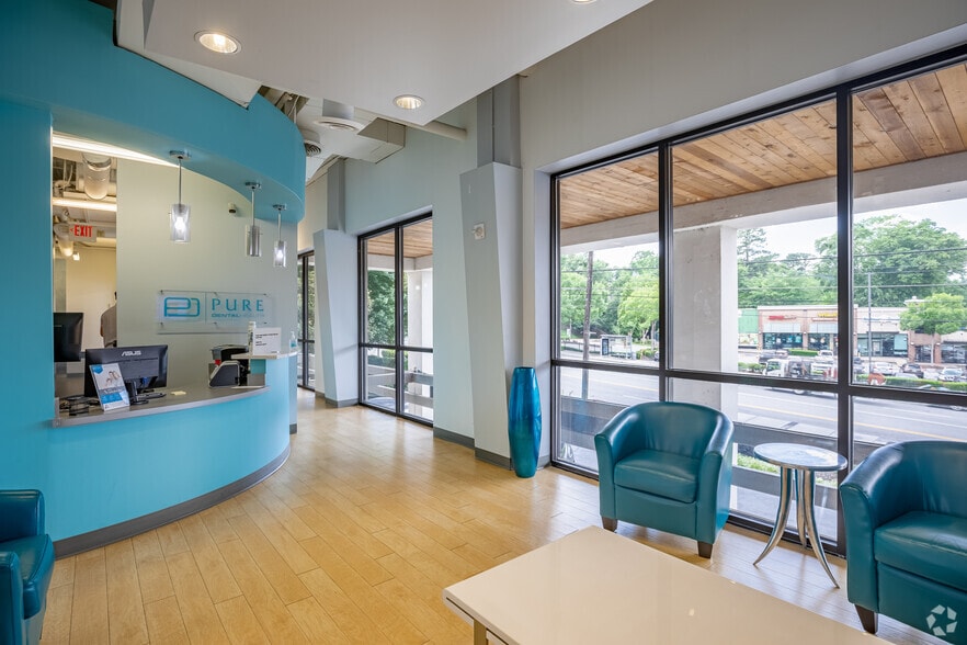 More Photos Of 2285 Peachtree Rd NE, Atlanta Apartments For Lease