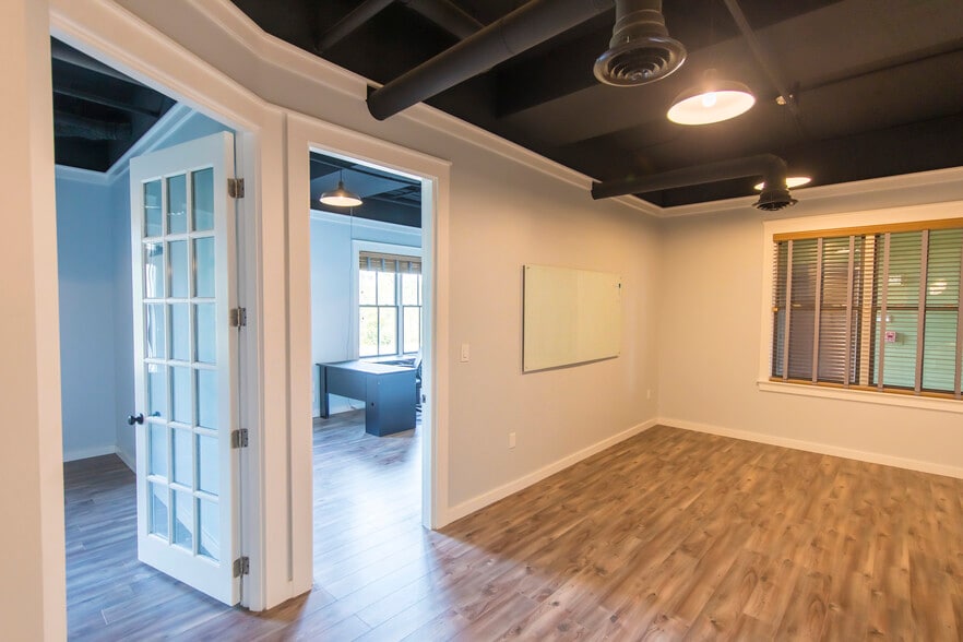 More Photos Of 2050 W County Highway 30A, Santa Rosa Beach Loft Creative Space For Sale