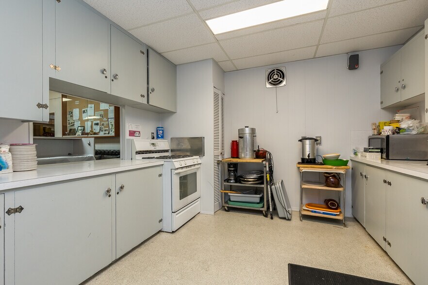 More Photos Of 33860 Pine st, Abbotsford Flex For Sale