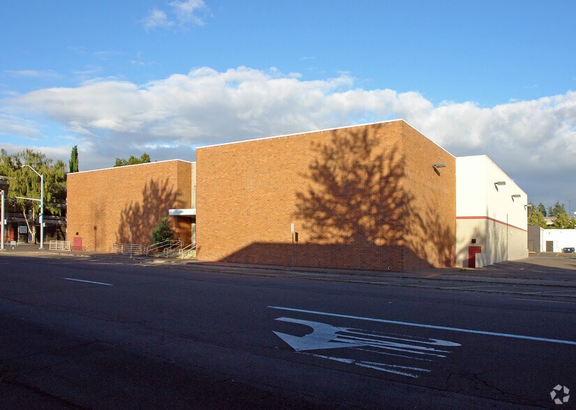 More Photos Of 501 Marion St NE, Salem Movie Theatre For Sale