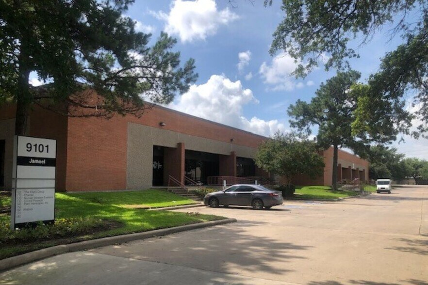 More Photos Of 9001 Jameel Rd, Houston Unknown For Lease