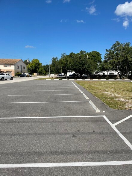 More Photos Of 190 S County Road 427, Longwood Unknown For Lease