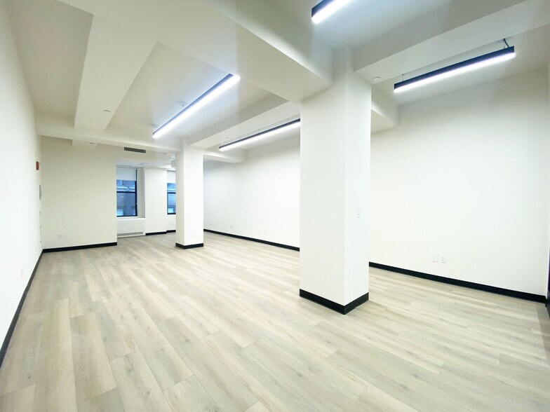 More Photos Of 32 W 39th St, New York Loft Creative Space For Lease