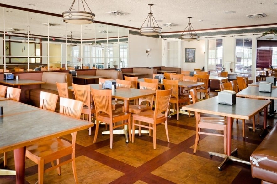 More Photos Of 2300 Lincoln Way, Clinton Hotel For Sale