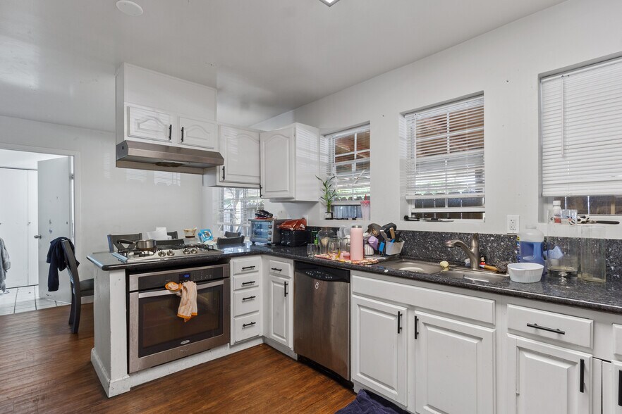 More Photos Of 204 Sunset Blvd, Hayward Apartments For Sale