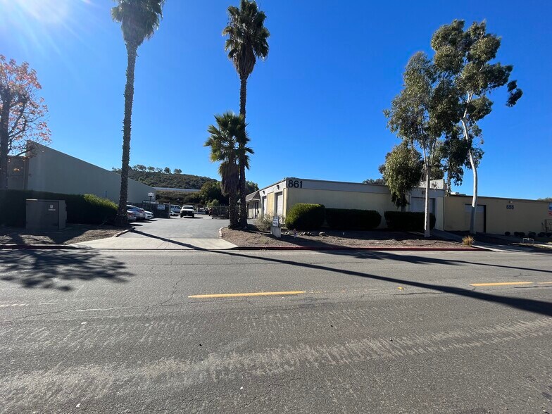 More Photos Of 861 E Rancheros Dr, San Marcos Warehouse For Lease