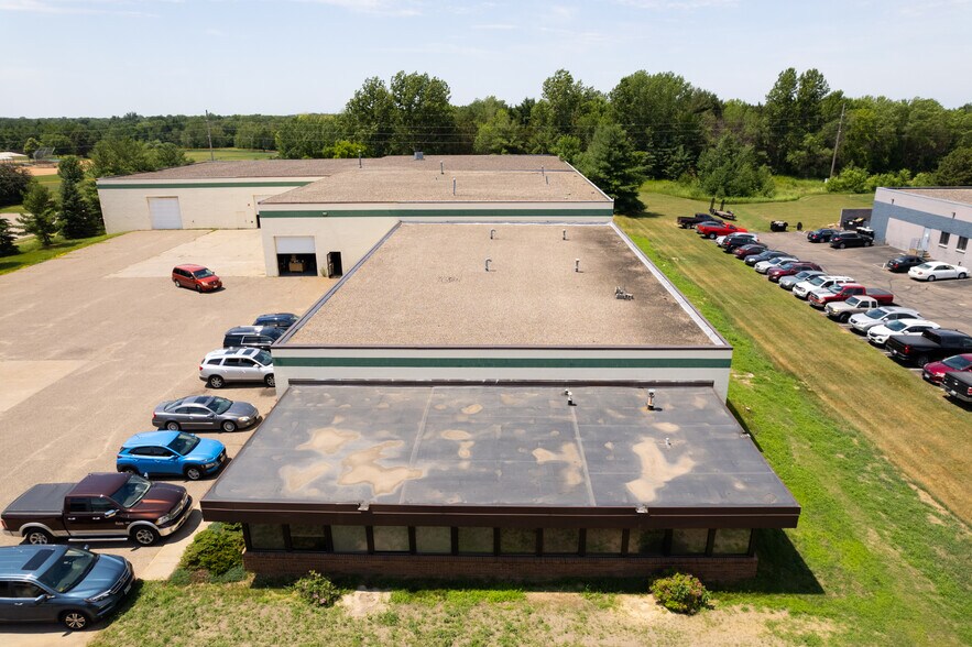 More Photos Of 15720 NE Lincoln St, Andover Manufacturing For Lease