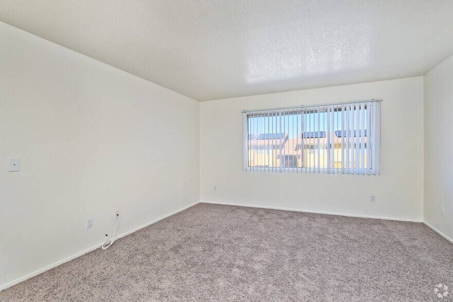 More Photos Of 755 E Virginia Way, Barstow Apartments For Sale