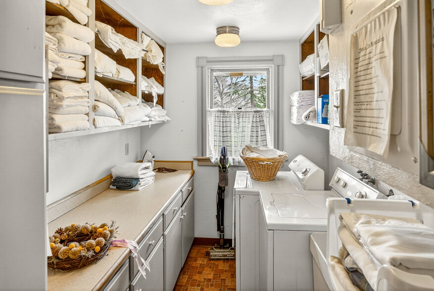 More Photos Of 668 N Main St, Ashland Hospitality For Sale