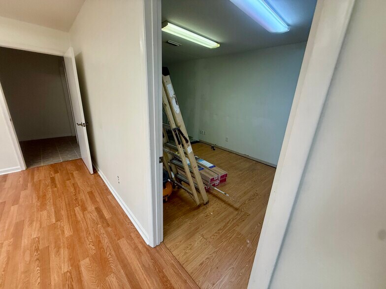 More Photos Of 1438 E Oak St, Fernandina Beach Service For Lease