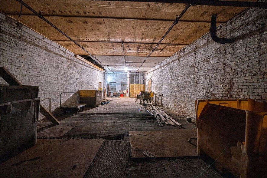More Photos Of 202 Main St, Saint Joseph Refrigeration Cold Storage For Lease