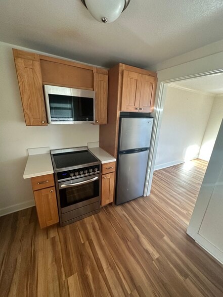 More Photos Of 8605 SE 11th Ave, Portland Apartments For Sale