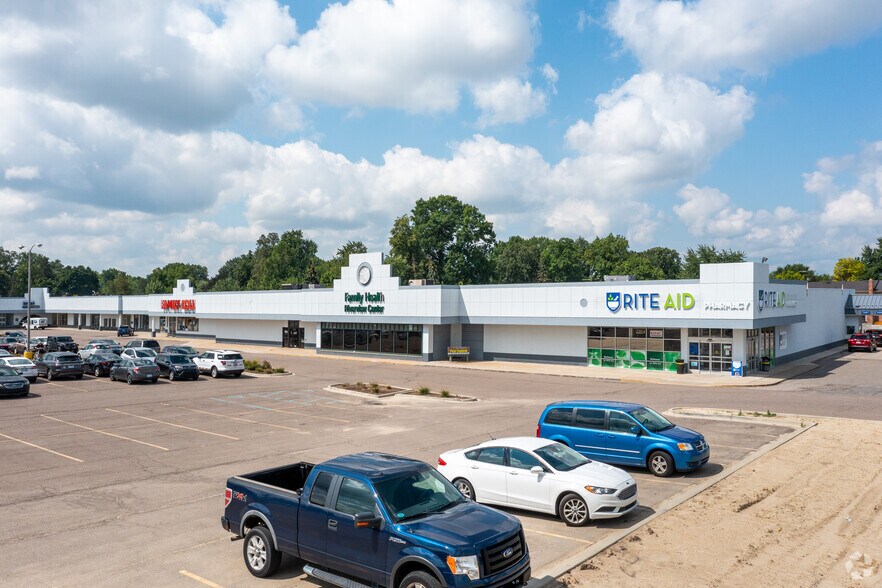 Primary Photo Of 19230 Fort St, Riverview Restaurant For Sale