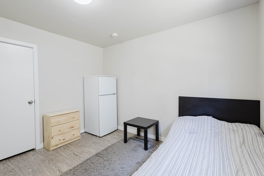More Photos Of 8504 98 St NW, Edmonton Apartments For Sale