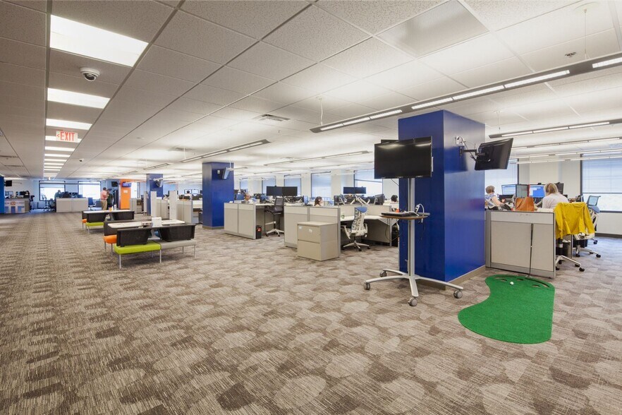 More Photos Of 421 Fayetteville St, Raleigh Coworking Space