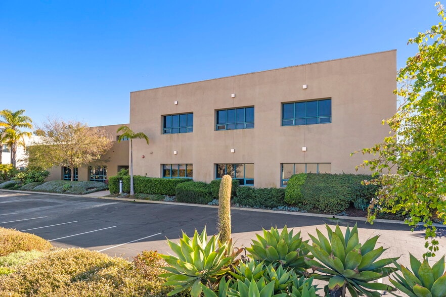 More Photos Of 6398 Cindy Ln, Carpinteria Office For Sale