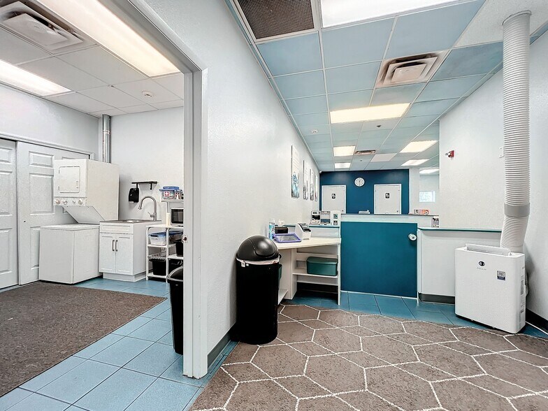 More Photos Of 509 S Park Ave, Apopka Religious Facility For Sale