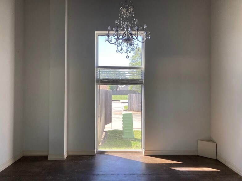 More Photos Of 12231 Northpointe Blvd, Tomball Storefront For Lease