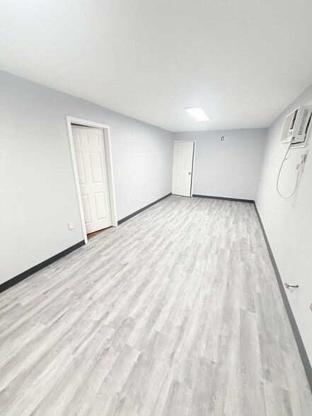 More Photos Of 16261 Hollister St, Houston Unknown For Lease