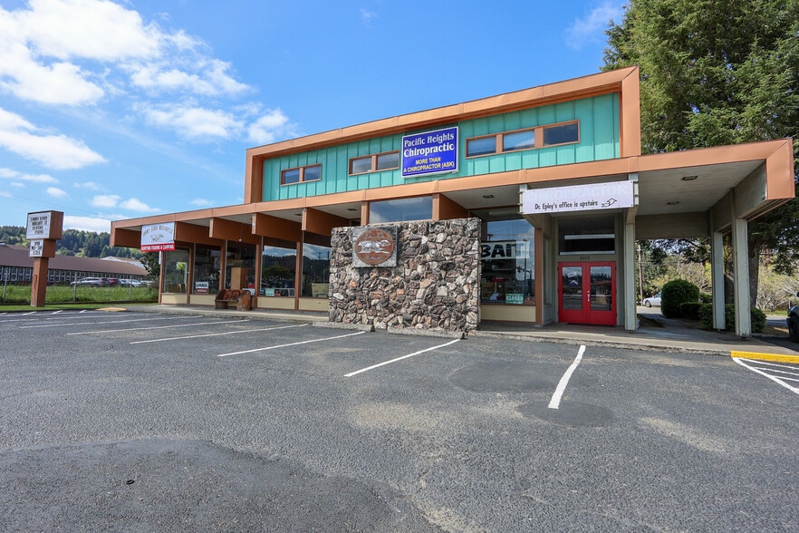More Photos Of 2133 Winchester ave, Reedsport Freestanding For Sale