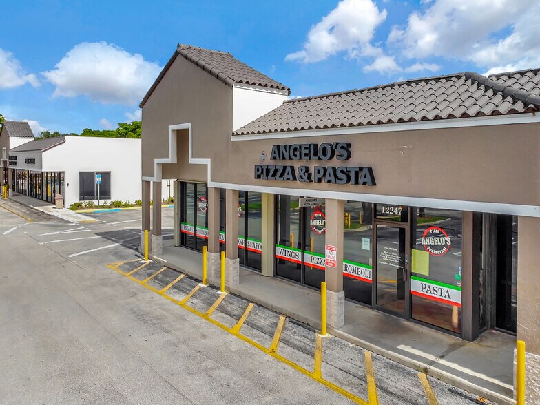 More Photos Of 12109-12397 Sheridan St, Hollywood Freestanding For Lease