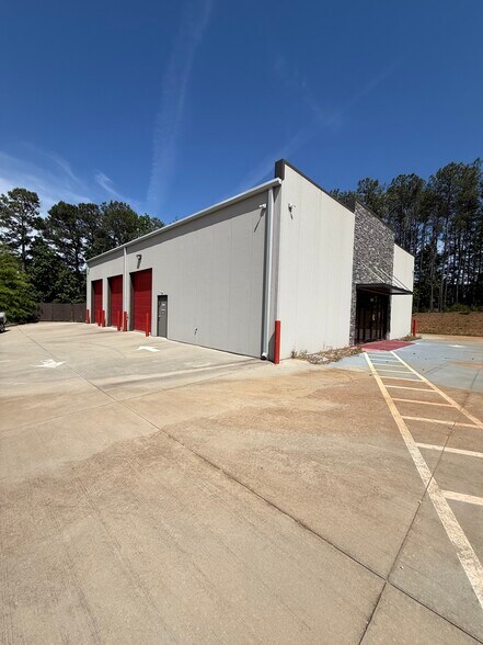 More Photos Of 2101 Dogwood Industrial Cir, Conyers Warehouse For Sale