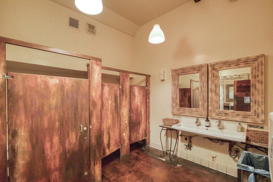 More Photos Of 3155-3157 Glendale Blvd, Los Angeles Restaurant For Lease