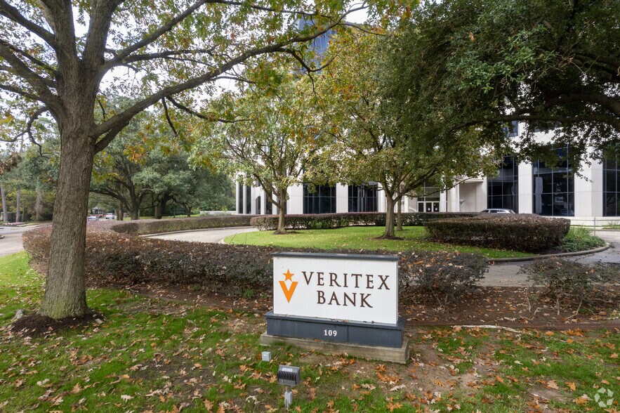 More Photos Of 109 N Post Oak Ln, Houston Office For Lease