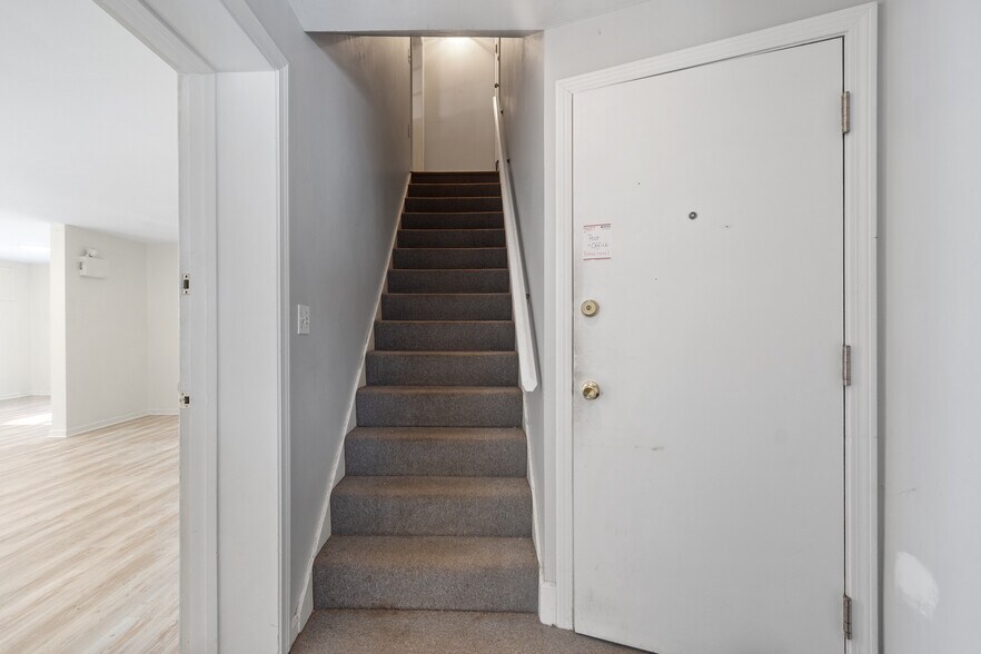 More Photos Of 561 Main St, Boxford General Retail For Sale