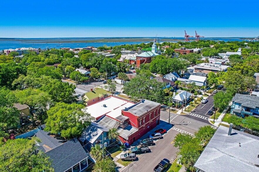 More Photos Of 516 Ash St, Fernandina Beach Freestanding For Lease