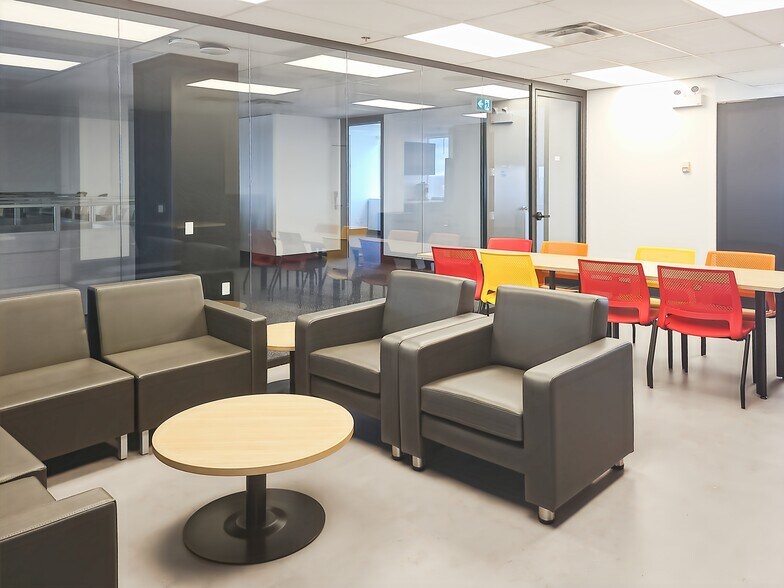 More Photos Of 774 Main St, Moncton Coworking Space