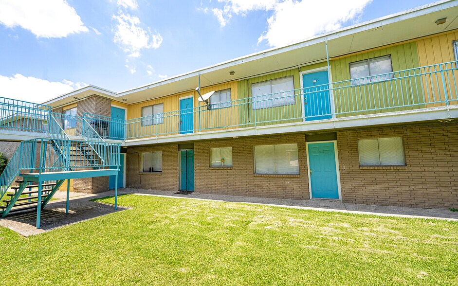 More Photos Of 4101 S Shaver St, Pasadena Apartments For Sale