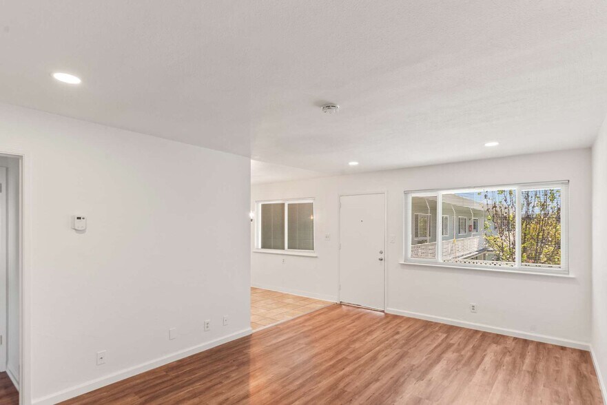 More Photos Of 256 La Pala Dr, San Jose Apartments For Sale