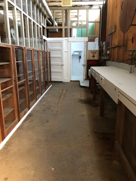 More Photos Of 9820 1/2 Belmont St, Bellflower Office For Lease