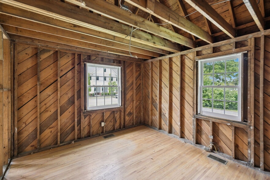 More Photos Of 234 4th Ave N, Franklin Office Residential For Sale